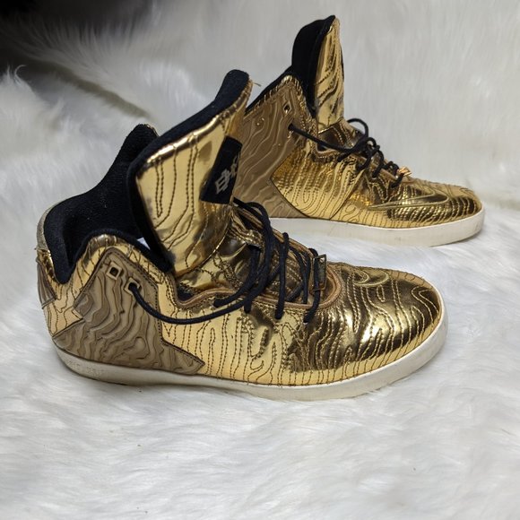 Size 9 - Nike LeBron 11 NSW Lifestyle QS Black History Month golden color - Picture 2 of 12